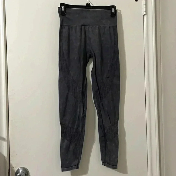 PINK Victoria’s Secret Seamless Leggings Size S - Picture 3 of 12